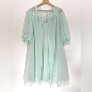 Vintage 2-Piece Set 60s Mint Green Nightgown and Short Sleeve Robe M